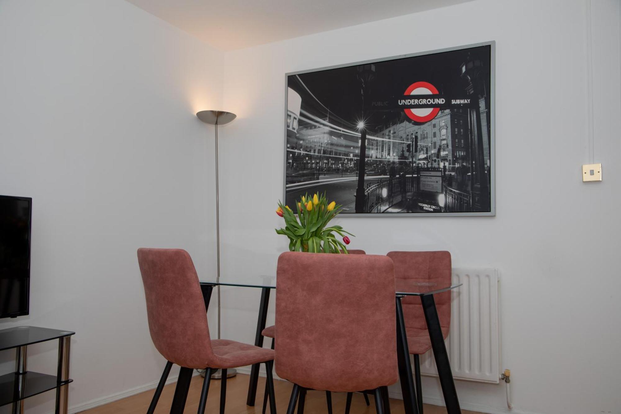 Bright And Spacious One Bedroom Apparment, Free Parking 런던 외부 사진